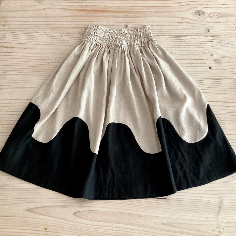 Harmonic Skirt, Oat/Black, Wave